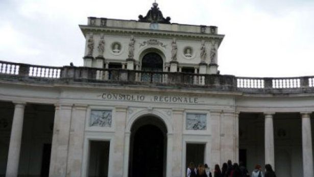 Palazzo dell'Emiciclo a L'Aquila, sede del Consiglio regionale d'Abruzzo