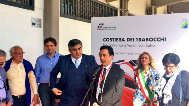 Le autorità presenti all'arrivo del Frecciabianca