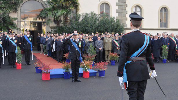 Il Gen. Masciulli riceve gli onori