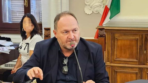 Il Sindaco di Casoli Massimo Tiberini